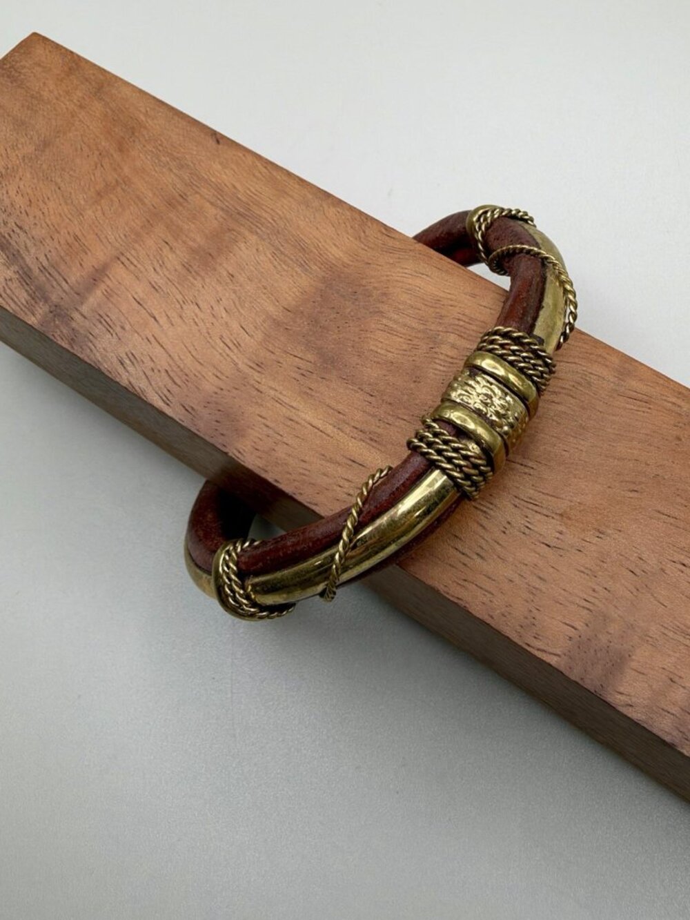 VTG 70s Brown Leather Gold Tone Rope Wrap Cuff Bracelet Boho Rustic Pirate Retro